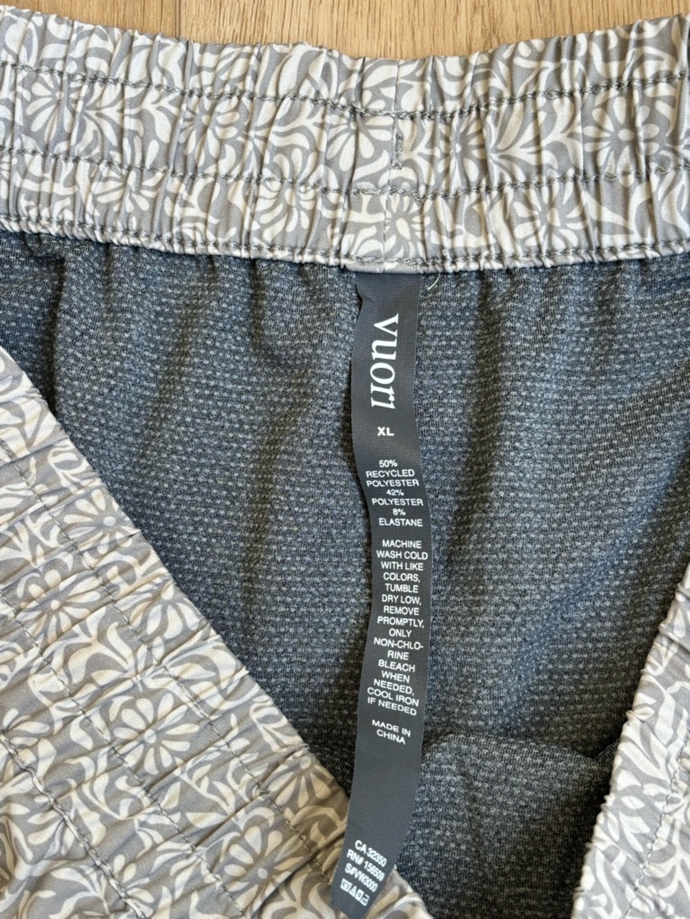 Vuori Clementine Pale Wheat Samba Shorts Size XL - Picture 5 of 7